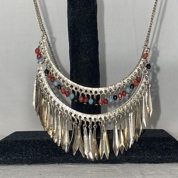 Beautiful necklace with hanging beads and metal fringe - Picture 3 of 5
